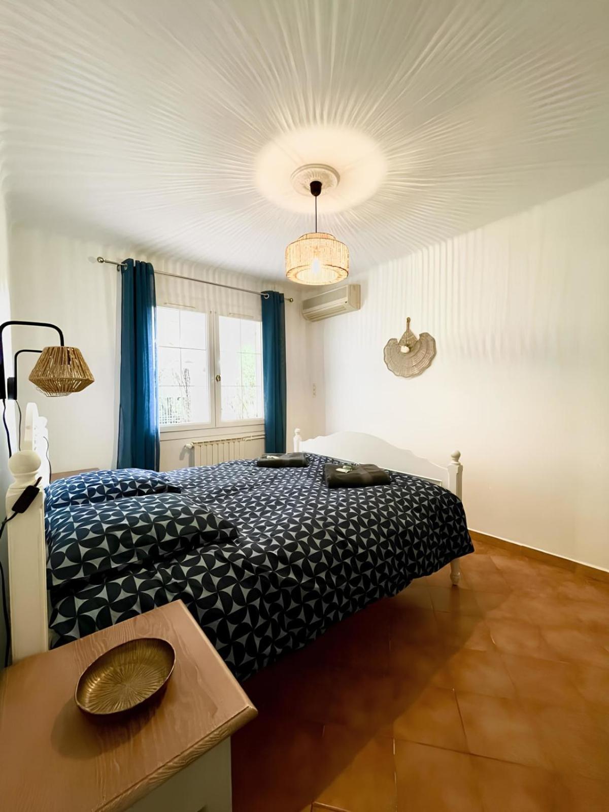 VILLA CONSTANCE - Swimming pool & Parking - sleeps 8 Six-Fours-les-Plages Bagian luar foto